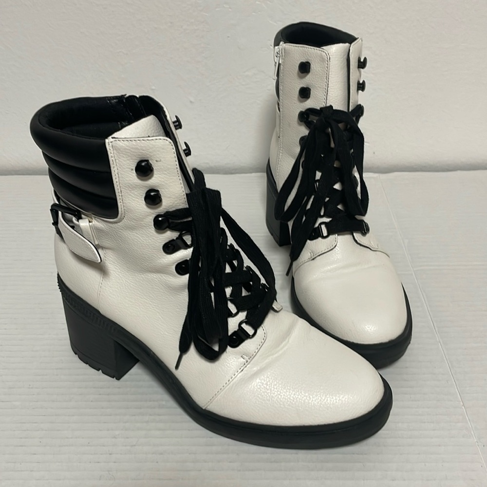NWOB Mix No 6 Women’s size 8 1/2